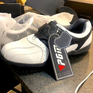 PGM men’s golf shoes sz 9 new with tags